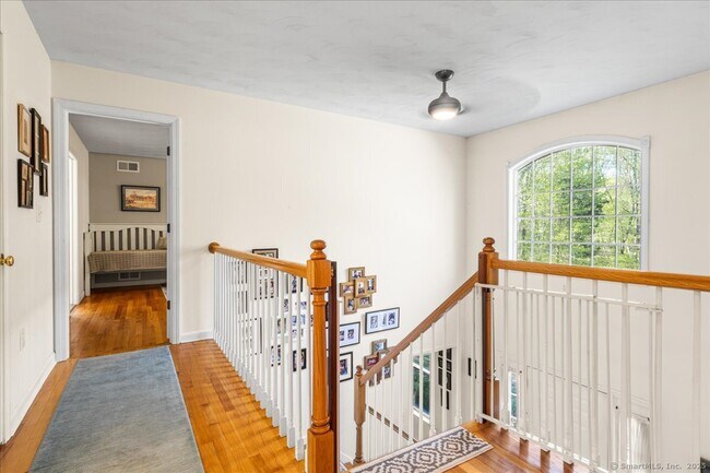 Building Photo - 205 Sandy Hollow Rd