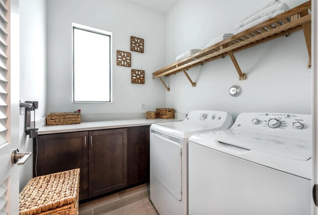 Building Photo - 8948 Grand Prix Ln