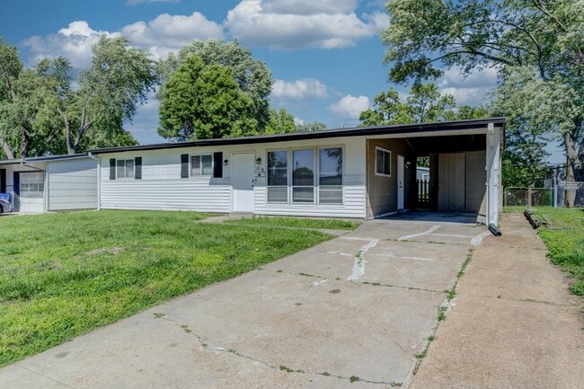 Building Photo - 1710 Kay Dr