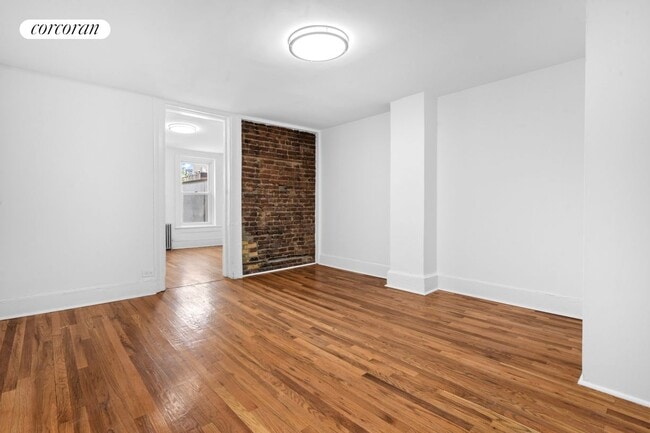 Building Photo - 123 Butler St