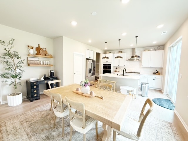 Building Photo - 2405 NE Waterlily Wy