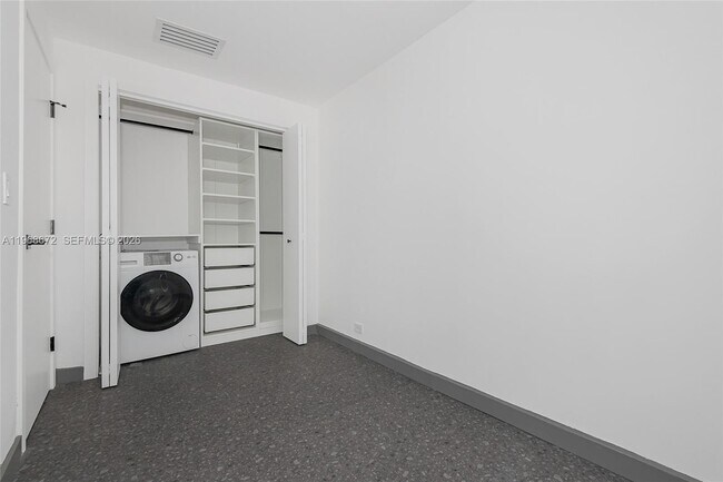 Building Photo - 9920 Collins Ave