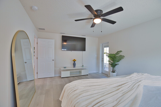 Building Photo - 3887 Hawkeye Cir