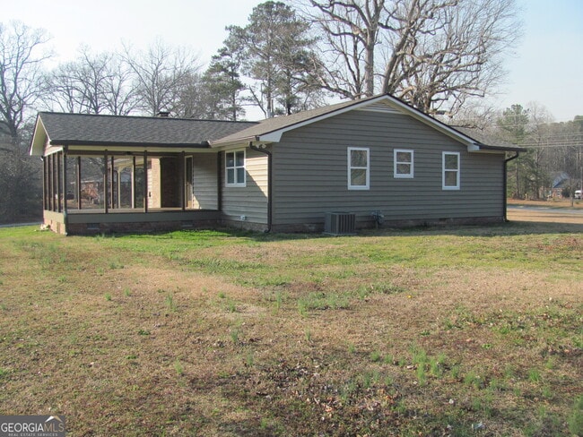 Building Photo - 3415 Macland Rd