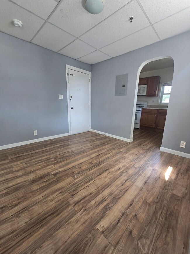 Building Photo - 317 Calcon Hook Rd