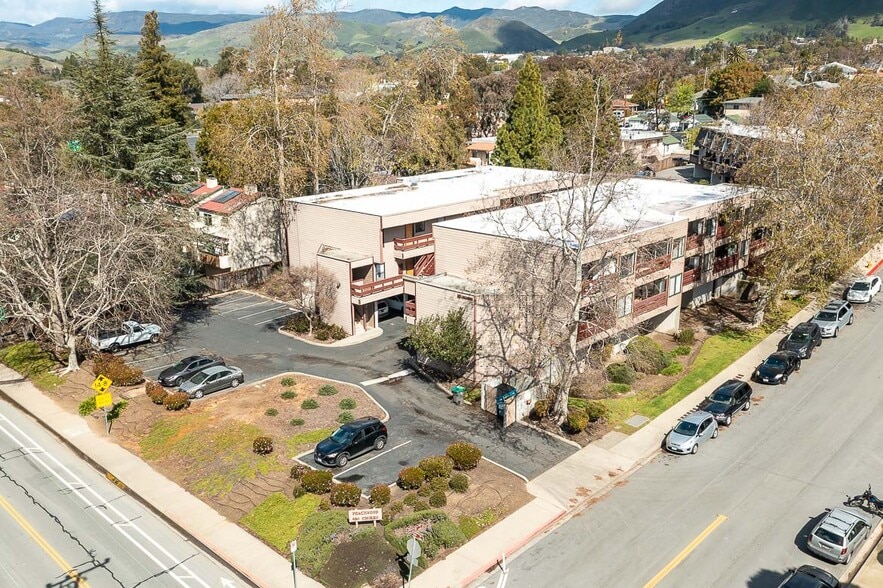 Building Photo - 680 Chorro St