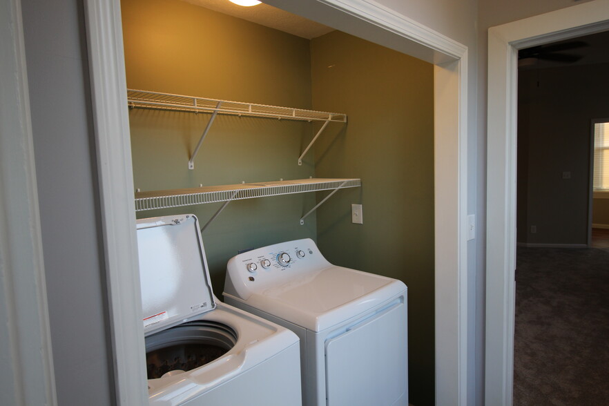 Newer laundry machines conveniently on the 2nd floor next to master bdrm - 4536 Leo Street