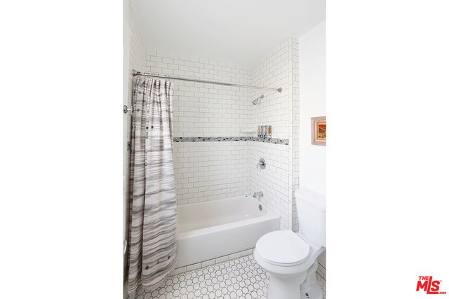 Building Photo - 4621 Oakwood Ave