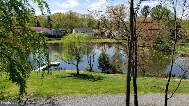 Building Photo - 2529 W Meredith Dr