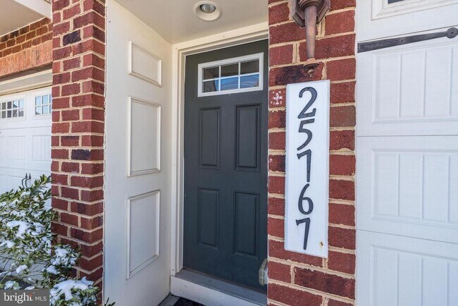 Building Photo - 25767 Double Bridle Terrace