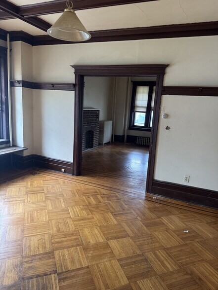 Building Photo - 326 Quail St