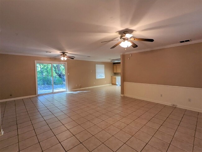 Building Photo - 1813 Hardy Dr