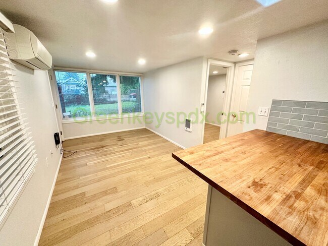 Building Photo - 10342-6935