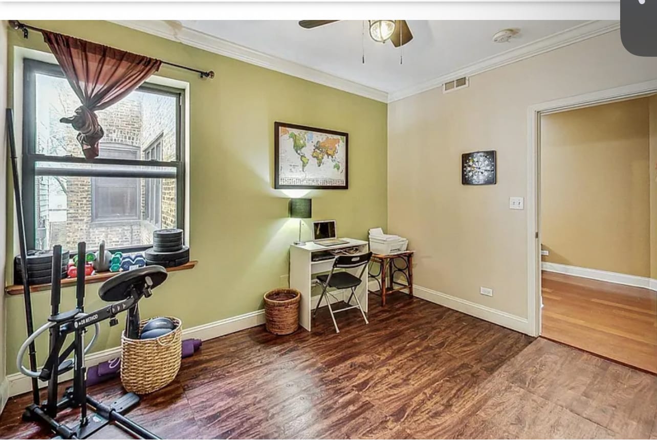 Guest Room - 8145 S Prairie Ave