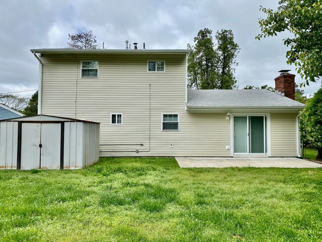 Building Photo - Ready 07-10-26! Great 3-bedroom home in Aragona Village! Stainless Steel Appliances, Granite Coun...