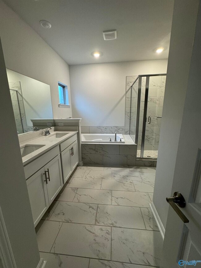 Building Photo - 207 Stockyard Cir