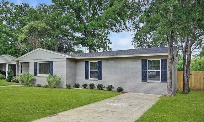 Building Photo - 3804 W Spurgeon St