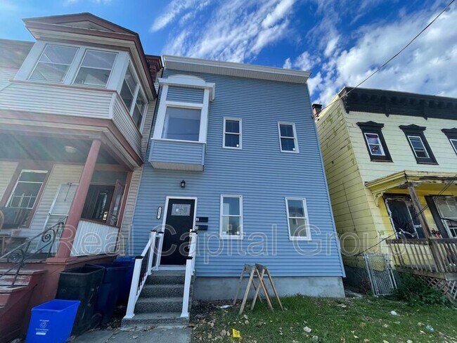 Primary Photo - 1216 Broadway