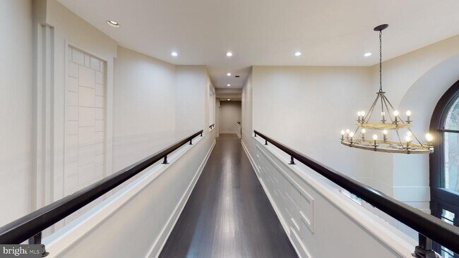 Building Photo - 9629 Eagle Ridge Dr