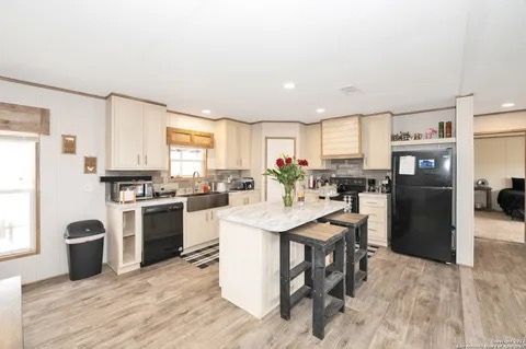 Building Photo - 70 Gallinas Crk Rd