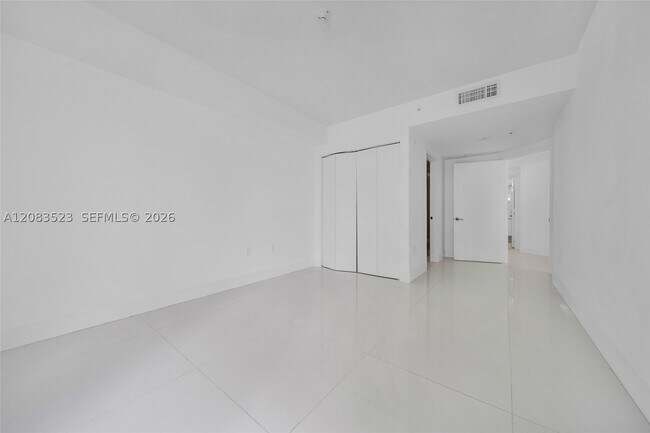 Building Photo - 300 Sunny Isles Blvd