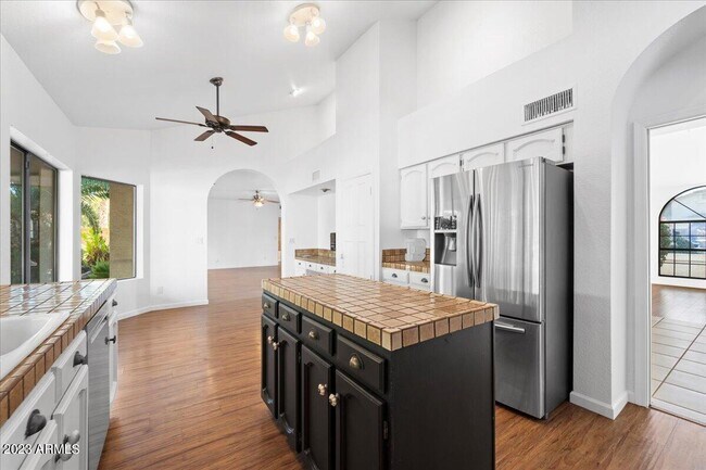 Building Photo - 15220 N 49th St
