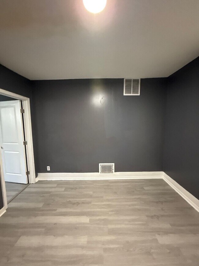 Building Photo - Welcome to your dream home!