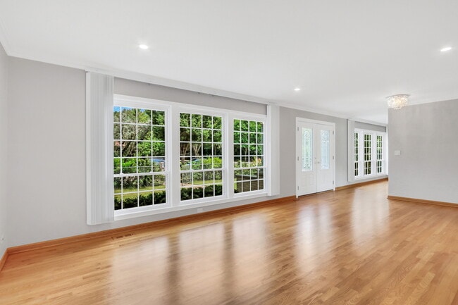 Building Photo - 1206 Lynn Terrace
