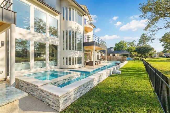 Building Photo - 6510 Sussex Ct