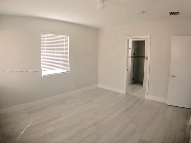 Building Photo - 6320 SW 24th St