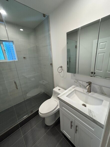 Building Photo - 508 N Windsor Blvd