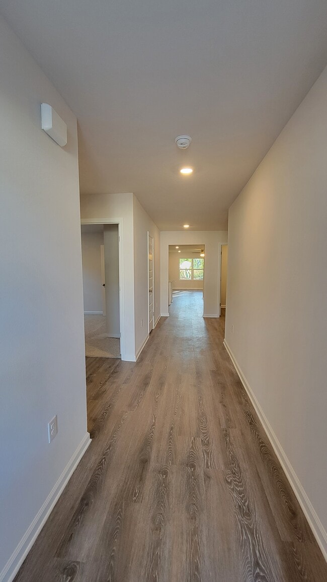 Foyer - 5402 Peach Dr