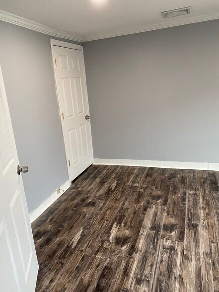 Building Photo - 44 Bridgeport Ave