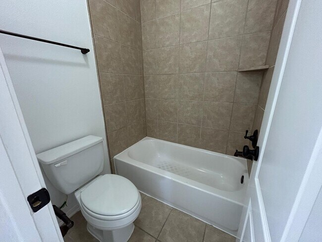 Building Photo - 17423 Hanoverian Dr