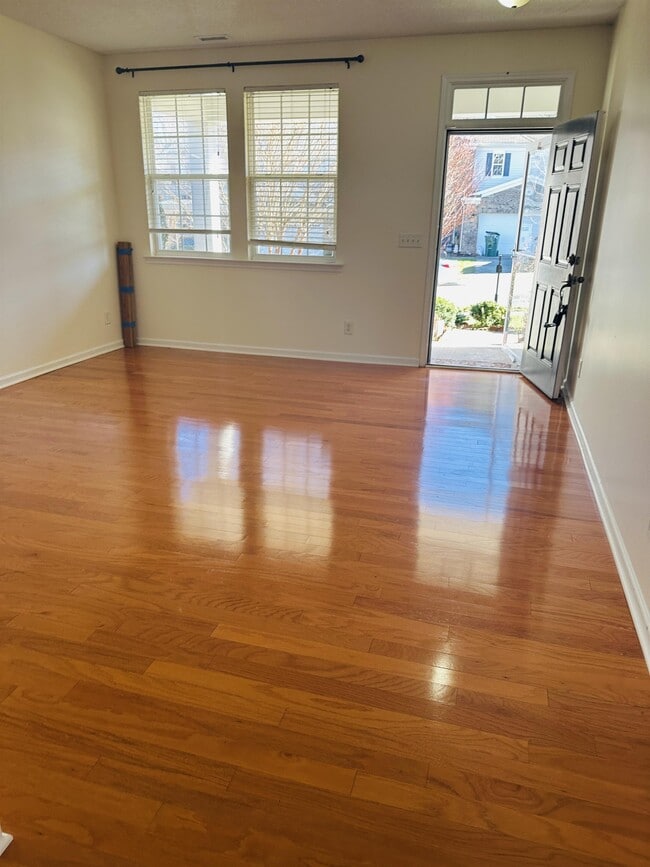 Building Photo - 1150 Brookhill Way