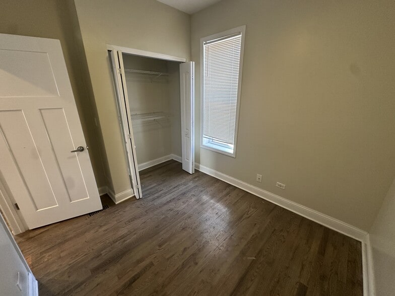 Building Photo - 10452 S Maryland Ave