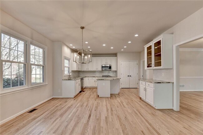 Building Photo - 6415 Sterling Dr