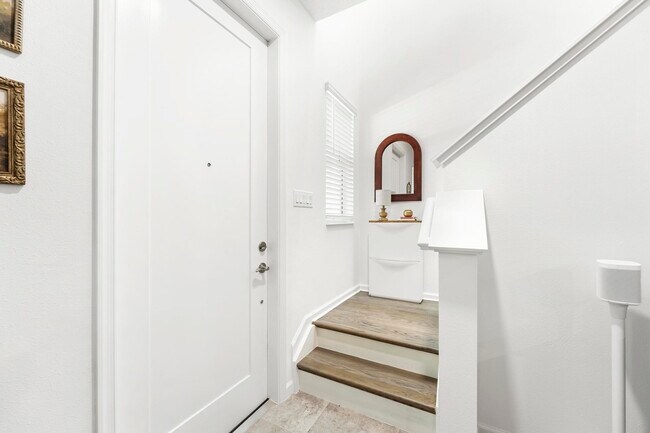 Building Photo - 16417 Mirabell Mnr Ln