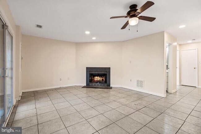 Building Photo - 3314 Major Denton Dr