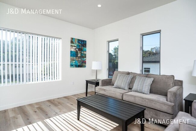 Building Photo - 3333 Reynard Way