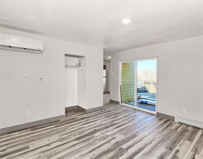 Building Photo - Stunning, Newly Remodeled Condo in Southri...