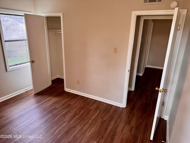 Building Photo - 1580 Guilford Cove