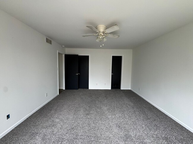 Building Photo - 201- 203 Briarcrest Ct