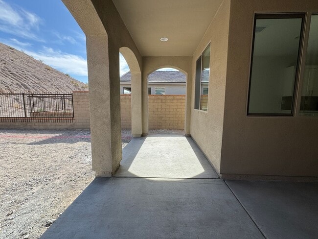 Building Photo - Laughlin Ranch 3 BR 2Ba Public Golf Community with Canyon & Mountain Views