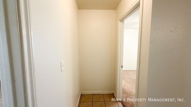 Building Photo - 5402 Kemper St