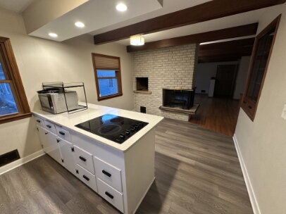 Building Photo - "Charming 4-Bed Retreat in Edina: Spacious 2142 Sq Ft with Hardwood Elegance & Cozy Fireplaces!"