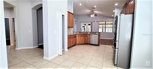 Building Photo - 7112 Spindle Tree Ln