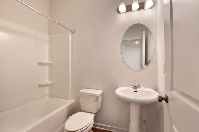 Building Photo - Minutes to Downtown Dawsonville, Rock Creek Park & More—Welcome Home