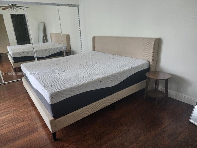 Building Photo - 2556 Lakeview Ct