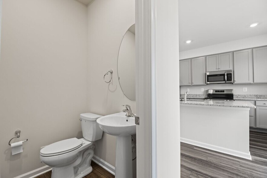 Building Photo - 105 Milburn Dr